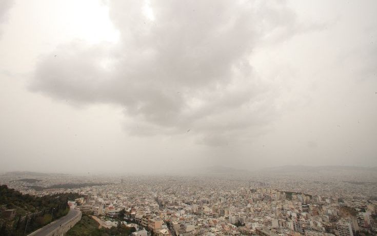 Χτύπησε «κόκκινο» το όζον, αποπνικτική η ατμόσφαιρα στην Αθήνα