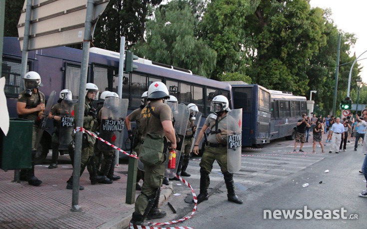 Εκτονώθηκε η ένταση στα γραφεία της ΕΕ στο Σύνταγμα