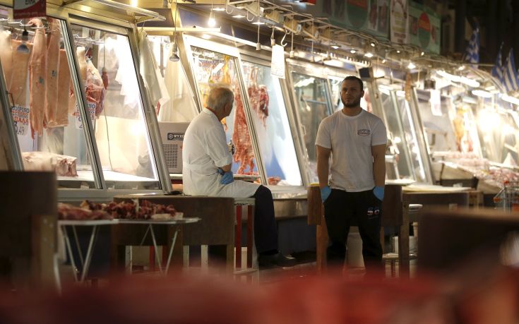 Περιμένουν τους πελάτες που… δεν έρχονται