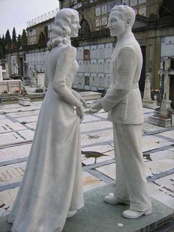 bizarre-tombstones-8