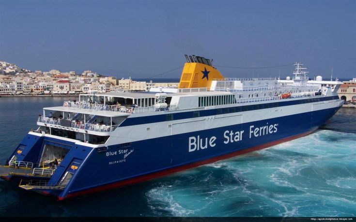 Στο Λαύριο εκτάκτως το «Blue Star Patmos»