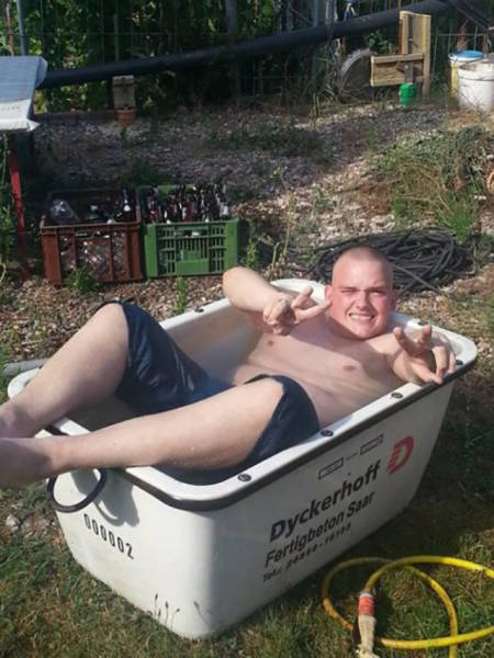 damn_its_hot_outside_640_04