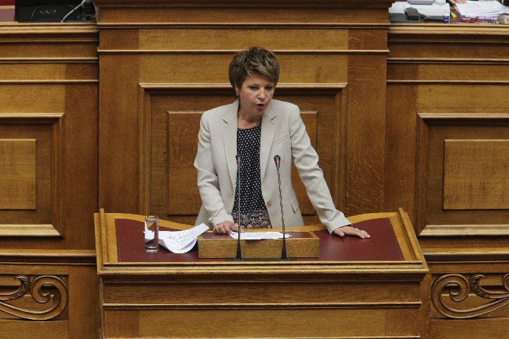 Η Γεροβασίλη θέτει όριο τους 120 βουλευτές για εκλογές