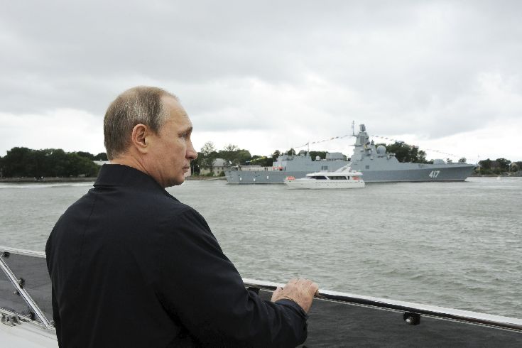 Putin takes part in celebrations for Navy Day in Baltiysk Putin takes part in celebrations for Navy Day in Baltiysk