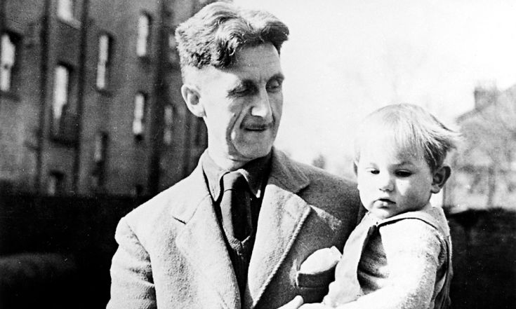 Ο Τζωρτζ Όργουελ με τον γιο του Ρίτσαρντ Ο Τζωρτζ Όργουελ με τον γιο του Ρίτσαρντ