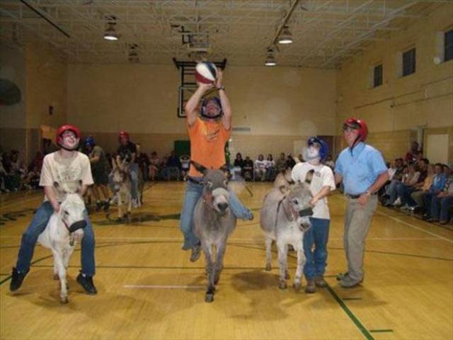 seriously_wtf_is_going_on_here_640_23