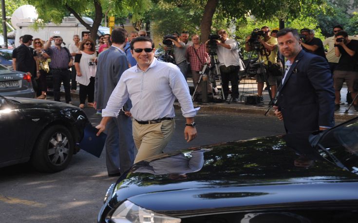 Στο υπουργείο Υποδομών και Μεταφορών το μεσημέρι ο πρωθυπουργός