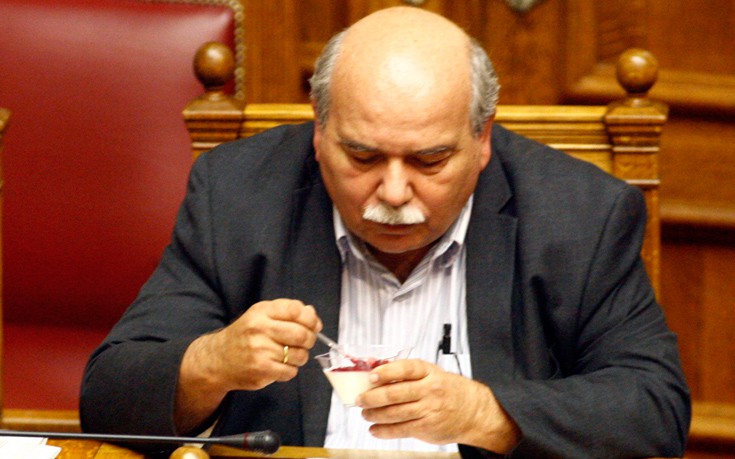 Ο Βούτσης άδειασε την Κωνσταντοπούλου και έφαγε ένα cheesecake&#8230;