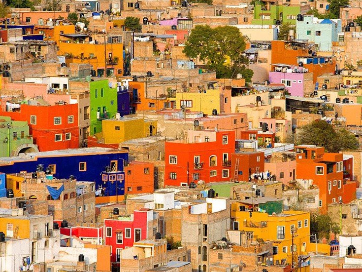 Μια βόλτα στις πιο 20 πιο πολύχρωμες πόλεις του κόσμου
