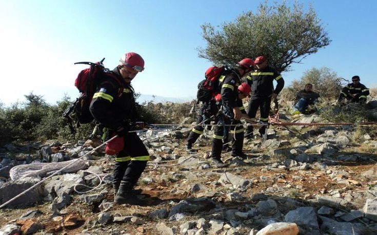 Τουρίστρια έκανε αναρρίχηση, κυριεύτηκε από πανικό και «πάγωσε»