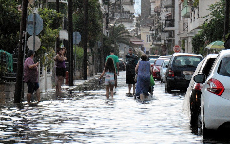 Ξαφνικά μπουρίνια και χαλάζι σαρώνουν περιοχές της Ελλάδας