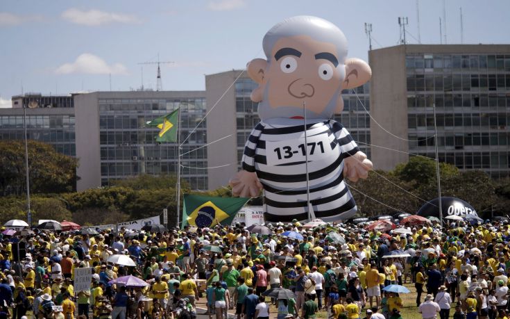 Στο «πόδι» η Βραζιλία κατά της Ντίλμα Ρουσέφ