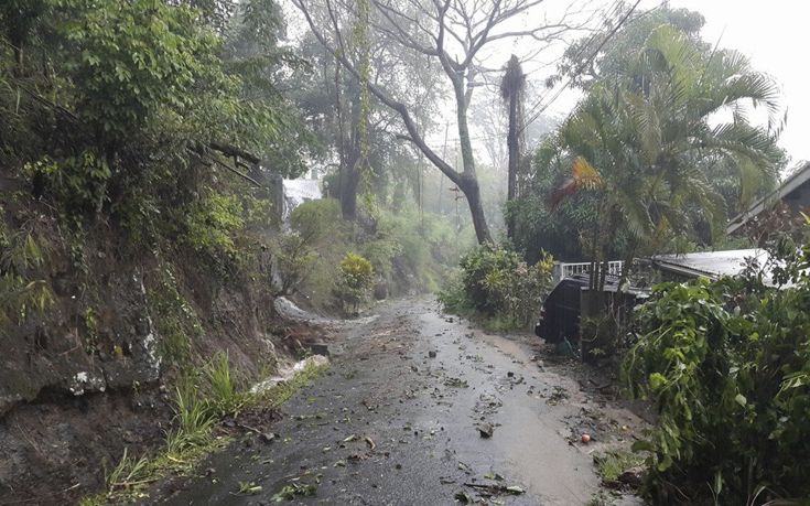 Φονική τροπική καταιγίδα έπληξε την Ντομίνικα