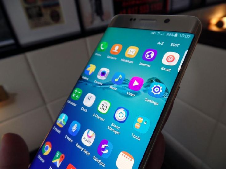Η Samsung παρουσίασε το μεγάλο Galaxy S6 edge+
