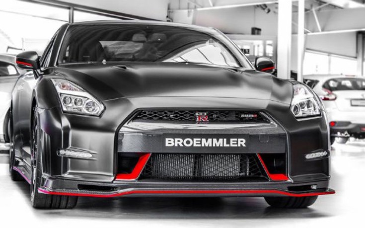 Το GT-R Nismo ντύνεται με μαύρο σατέν