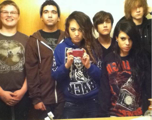 can_you_spot_the_odd_one_out_640_15