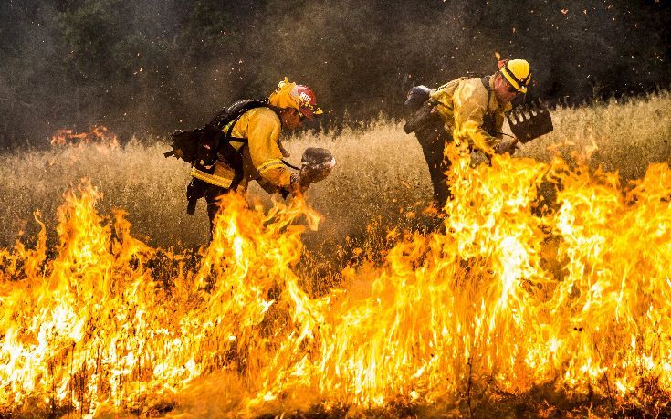 Πύρινος εφιάλτης στην Καλιφόρνια