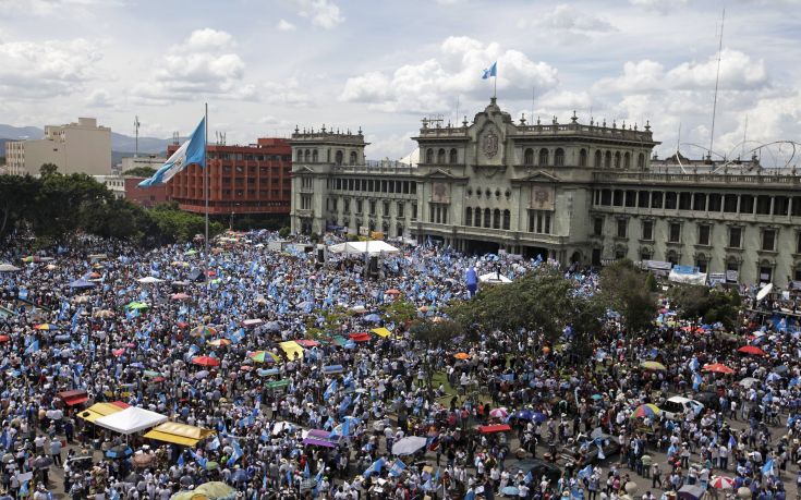 Αρνείται να εγκαταλείψει την εξουσία ο πρόεδρος της Γουατεμάλας