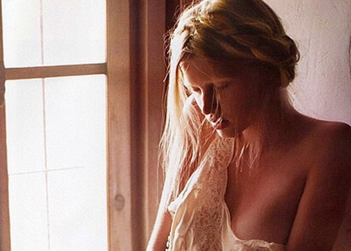 Η… ντροπαλή Lara Stone