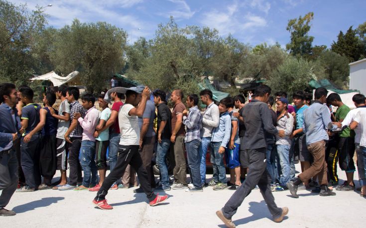 Εκτός ελέγχου και πάλι οι προσφυγικές ροές στη Μυτιλήνη