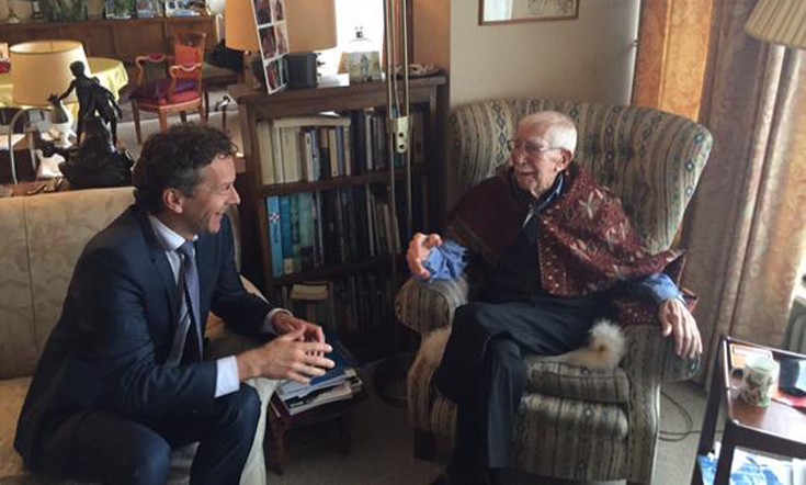 Ο Ντάισελμπλουμ συζήτησε για την Ελλάδα με έναν 95χρονο «θρύλο» της Ευρώπης