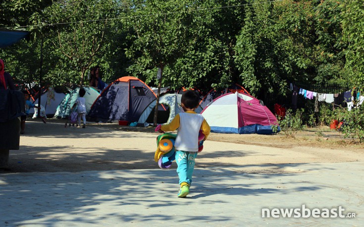 Η ζωή στον προσφυγικό καταυλισμό στο Πεδίον του Άρεως