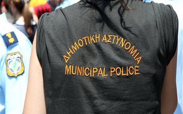 Ξανά στους δρόμους της Αθήνας η δημοτική αστυνομία