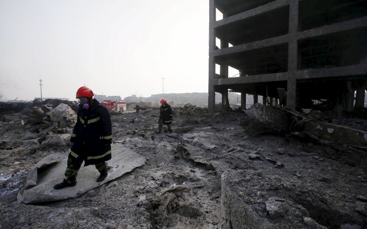 Νέες εστίες φωτιάς στην Τιανζίν της Κίνας