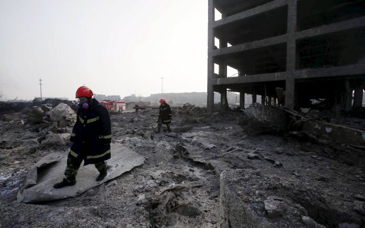 Ακόμα βρίσκουν σορούς στην Τιανζίν