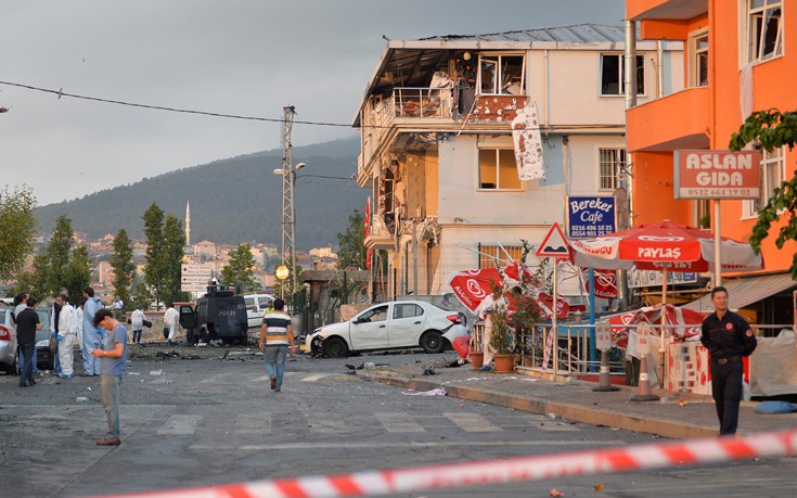 Κύμα επιθέσεων με 9 νεκρούς στην Τουρκία