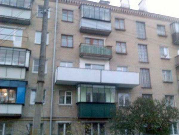 weird-balconies-16