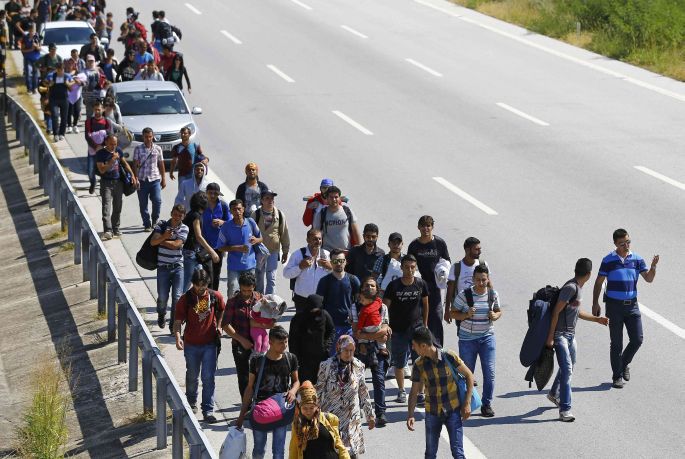 Σύροι και Αφγανοί πρόσφυγες καταφθάνουν στην Κροατία