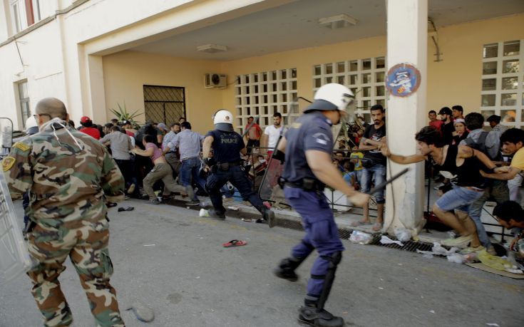 Παραμένει έκρυθμη η κατάσταση στη Μυτιλήνη