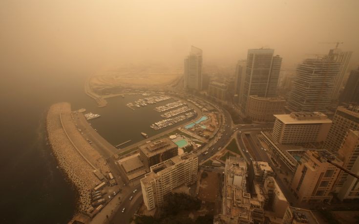 Φονική αμμοθύελλα σαρώνει τη Μέση Ανατολή