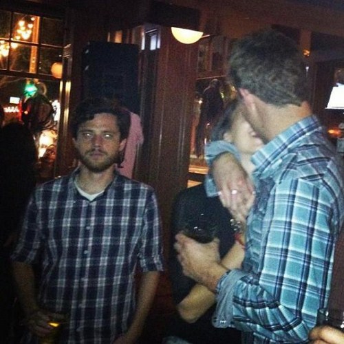 Is-he-the-loneliest-guy-ever-014