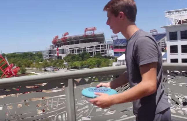 Το καλύτερο πιάσιμο φρίσμπι που έχει γίνει ποτέ