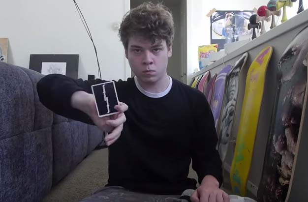 Οι κάρτες που αιωρούνται