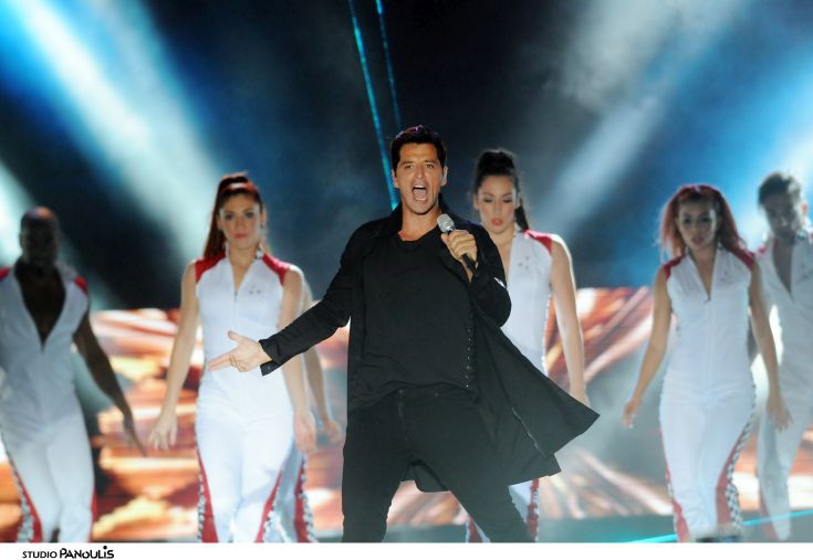 Sakis Rouvas On Stage
