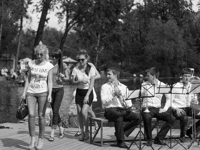 creepy_perverts_caught_in_the_act_640_25