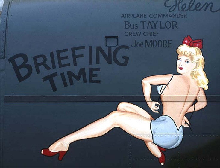 Τα pin-up girls των πολεμικών αεροσκαφών