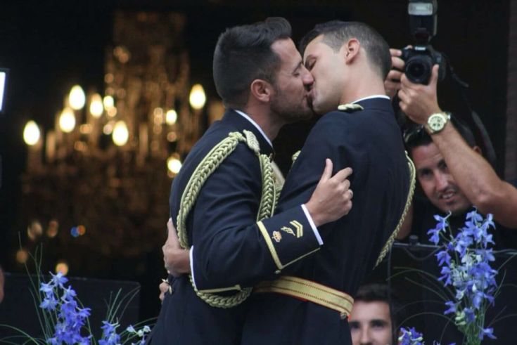Ο πρώτος γάμος γκέι αστυνομικών στην Ισπανία