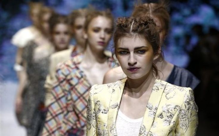 Εβδομάδα μόδας για φτωχούς διοργανώνεται από καμαριέρες στο Παρίσι