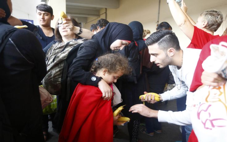 Η αστυνομία της Αυστρίας αναμένει χιλιάδες νέες αφίξεις προσφύγων από την Ουγγαρία