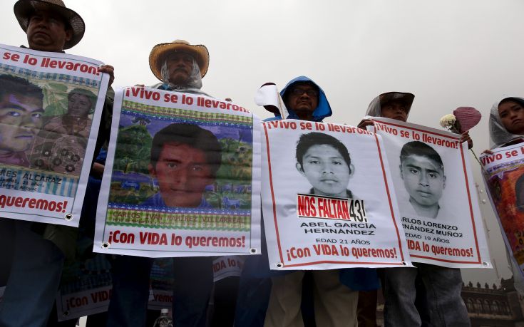Θλιβερή επέτειος από τη εξαφάνιση των 43 φοιτητών στο Μεξικό