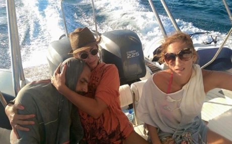 Η ελληνίδα τουρίστρια που έσωσε ναυαγό πρόσφυγα ανοιχτά της Κω