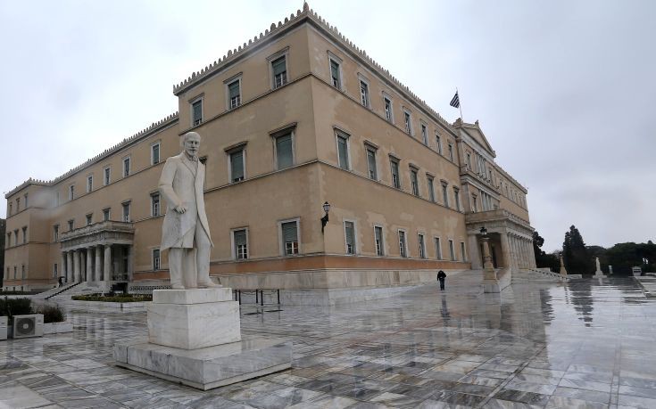 Σκληρή απάντηση των υπαλλήλων της Βουλής στην Κωνσταντοπούλου