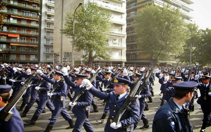 Απαλλάσσονται από τις ποινές οι τιμωρημένοι αξιωματικοί