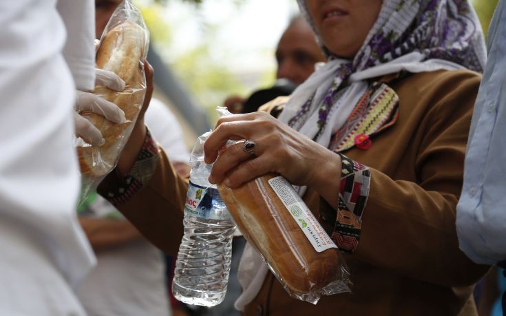 Βοήθεια στους πρόσφυγες από το δήμο Σιθωνίας