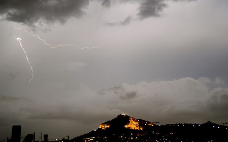 Ραγδαία μεταβολή του καιρού με καταιγίδες, χιόνια και λάσπη