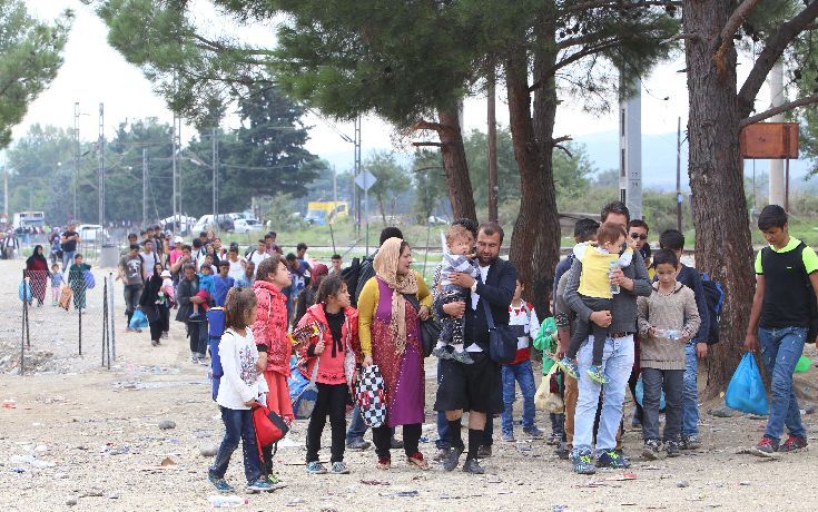 Ζεστό, θρεπτικό φαγητό στους πρόσφυγες στην Ειδομένη